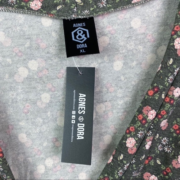 Agnes & Dora Gray Rose Floral Essential Cardigan - Picture 2 of 9